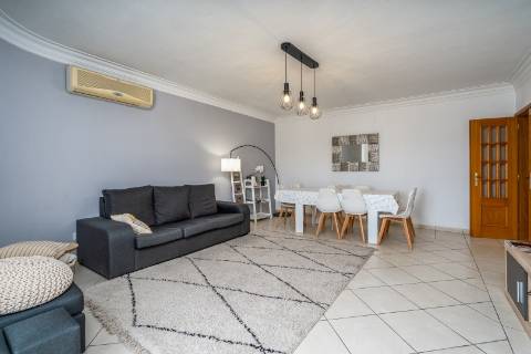 Apartamento T4 em Portimão