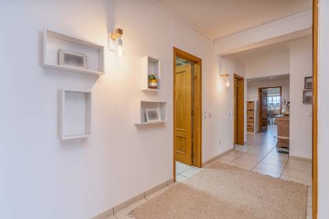 Apartamento T4 em Portimão