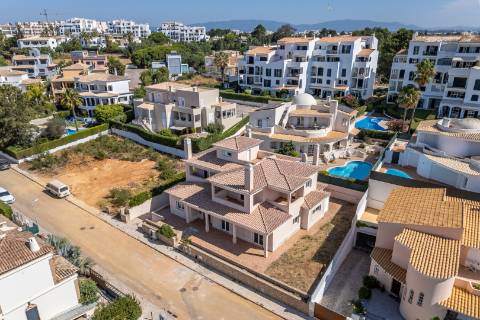 Moradia isolada T4+1 em Portimão