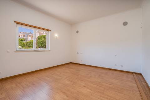 Moradia isolada T4+1 em Portimão