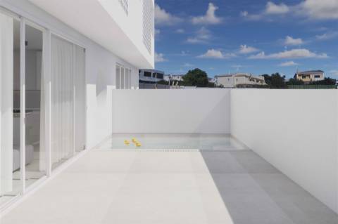 Moradia contemporânea T3+1 em construção