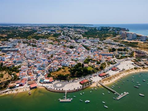 Moradia contemporânea T3+1 em construção