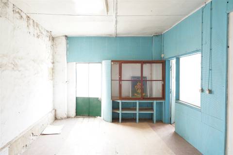 Terreno com armazém no Alentejo