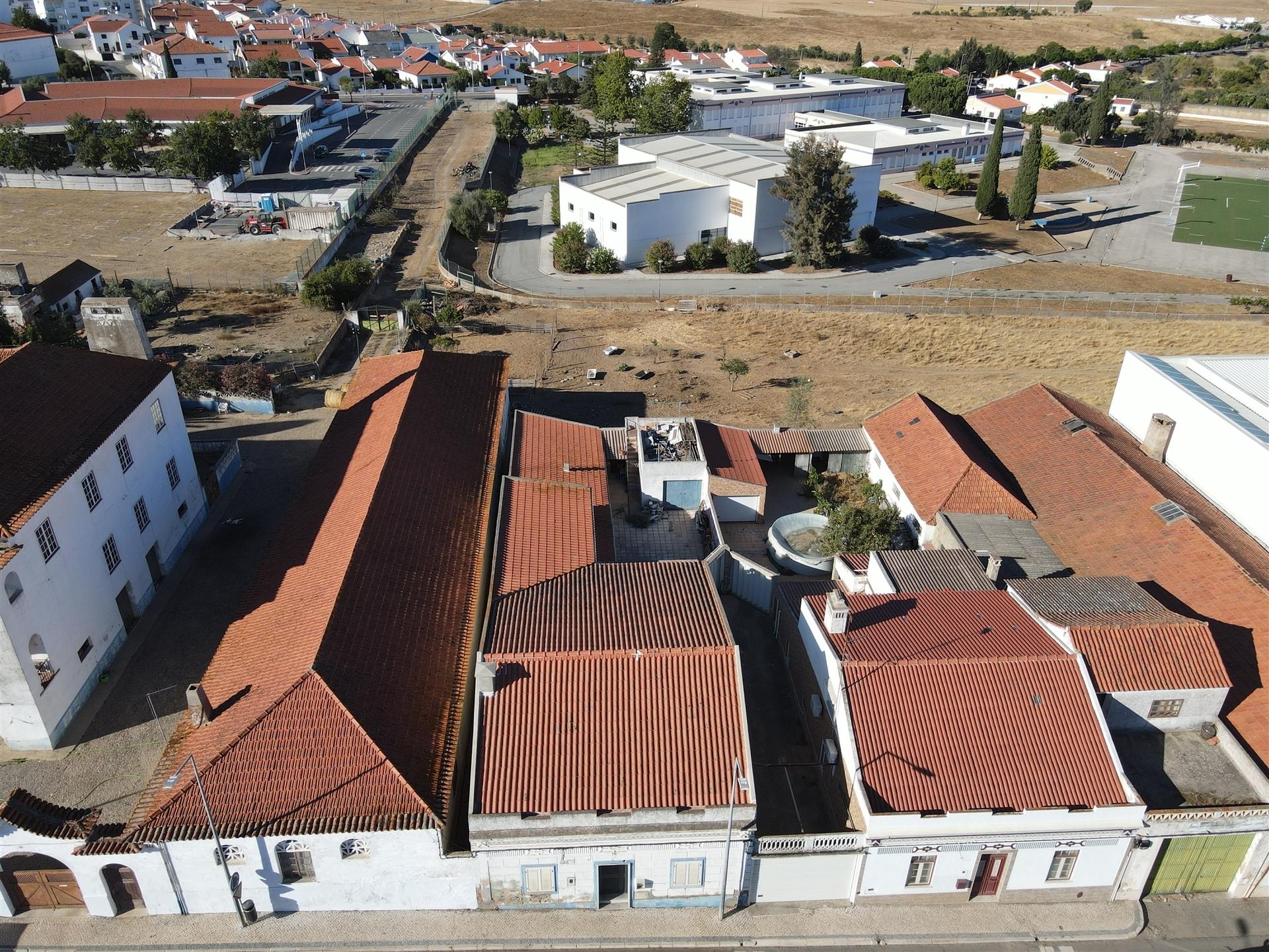 Moradia T4+1 com garagem