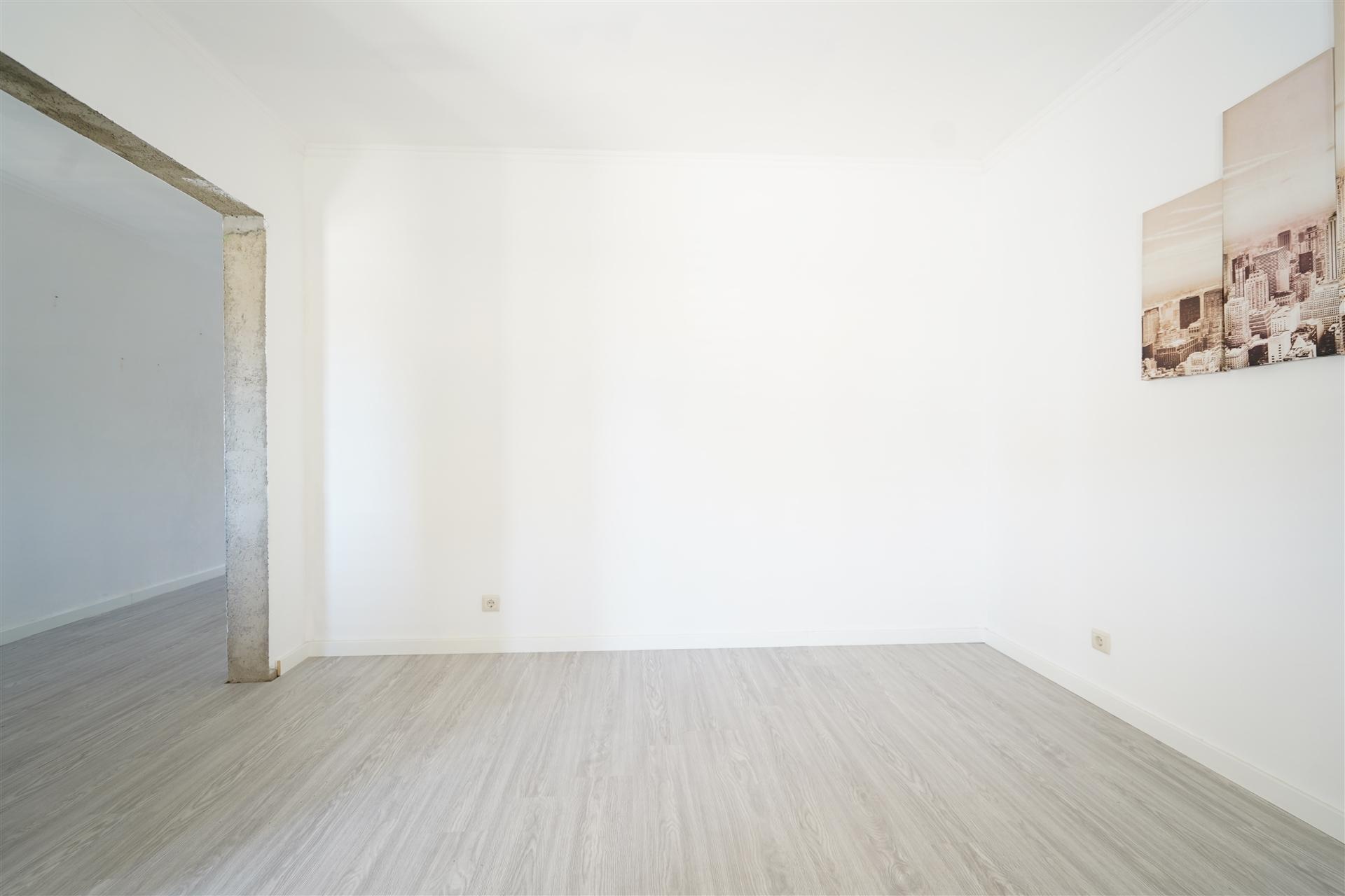 Moradia T4+1 com garagem