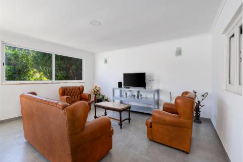 Moradia T4 com garagem