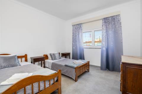 Moradia T4 com garagem