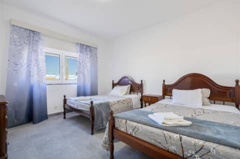 Moradia T4 com garagem