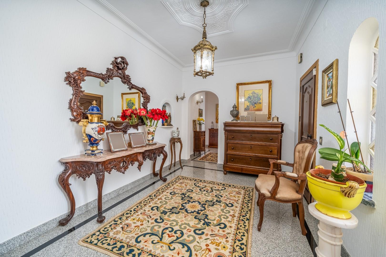 Moradia T4 com piscina e garagem