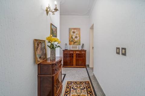 Moradia T4 com piscina e garagem