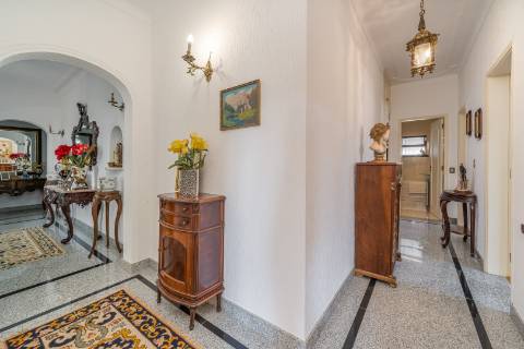 Moradia T4 com piscina e garagem