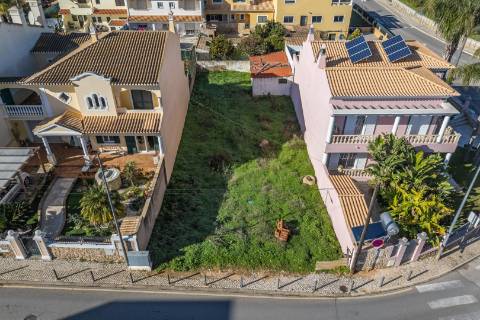 Terreno urbano no Algarve