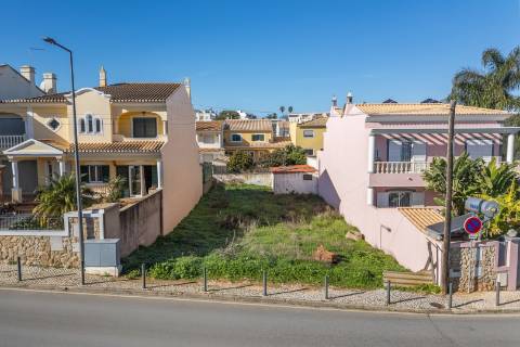 Terreno urbano no Algarve