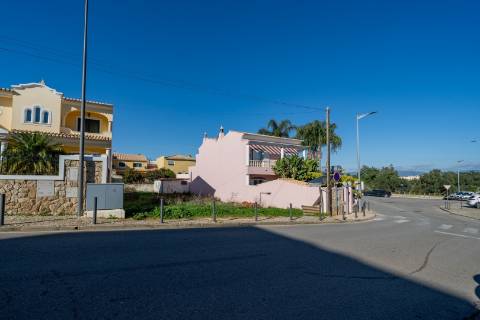 Terreno urbano no Algarve