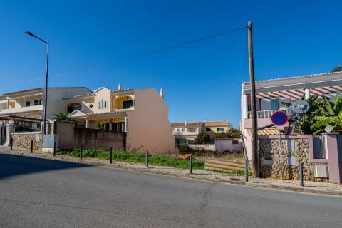 Terreno urbano no Algarve