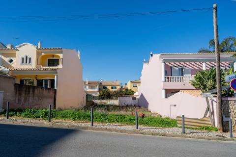 Terreno urbano no Algarve