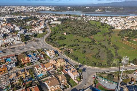 Terreno urbano no Algarve