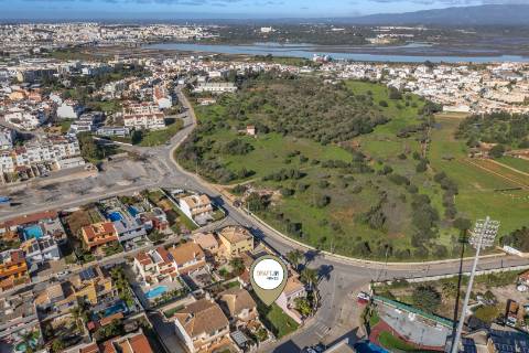 Terreno urbano no Algarve