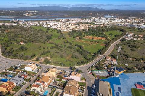 Terreno urbano no Algarve