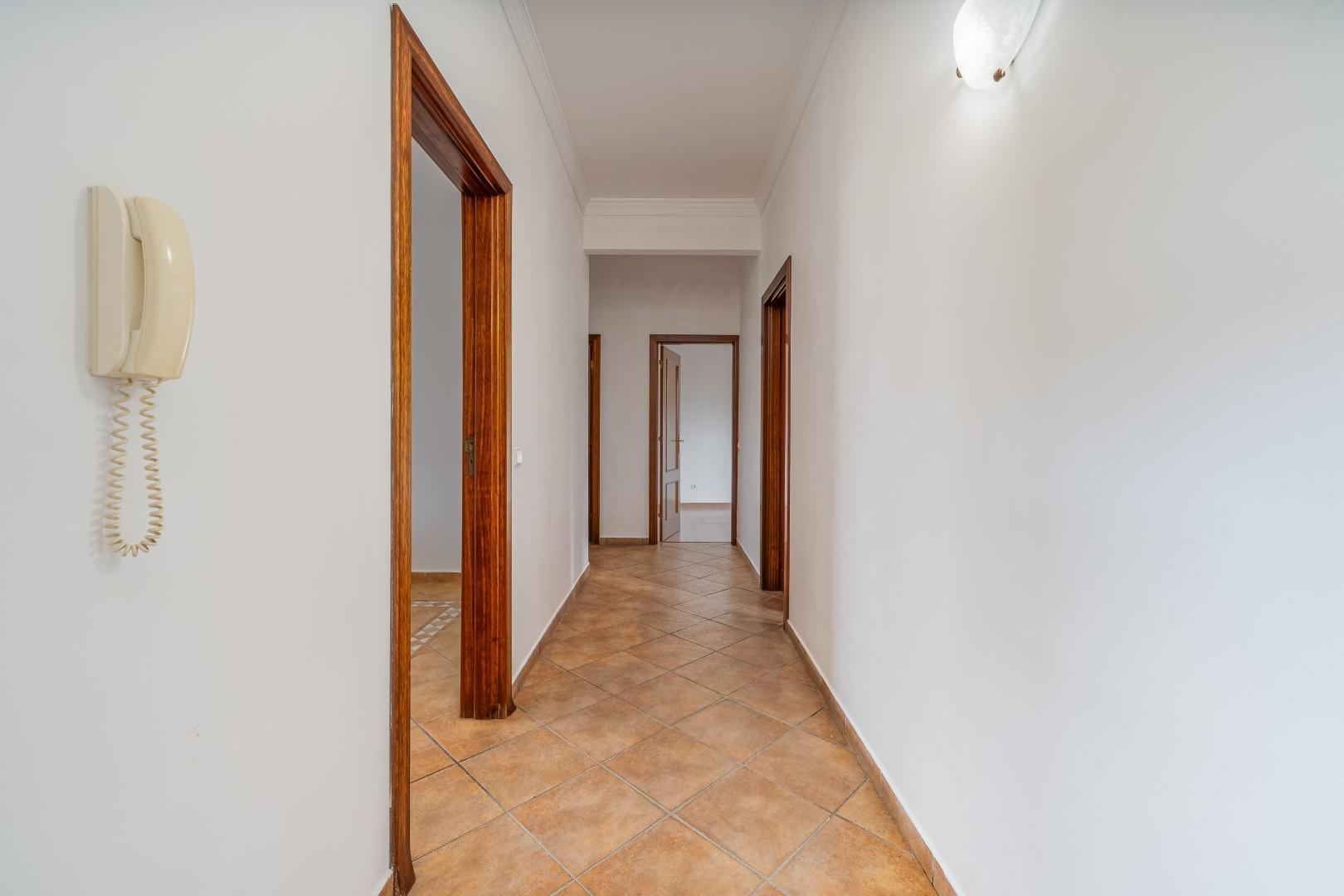 Apartamento T2 nas Ferreiras