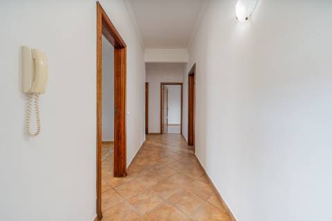 Apartamento T2 nas Ferreiras