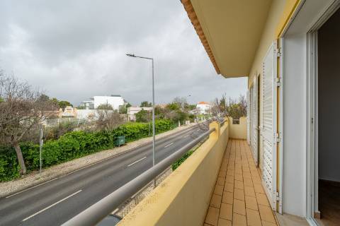 Apartamento T2 nas Ferreiras