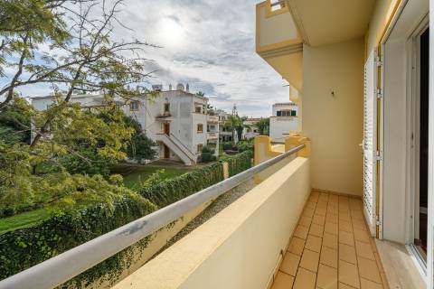 Apartamento T2 nas Ferreiras