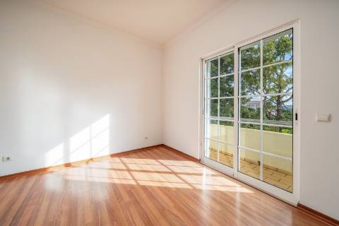 Apartamento T2 nas Ferreiras