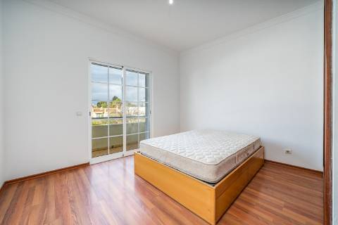 Apartamento T2 nas Ferreiras