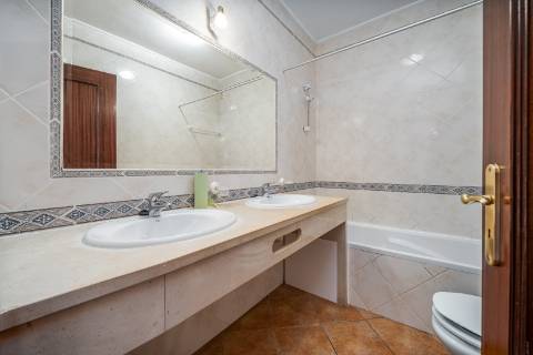 Apartamento T2 nas Ferreiras