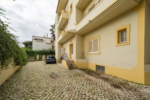 Apartamento T2 nas Ferreiras