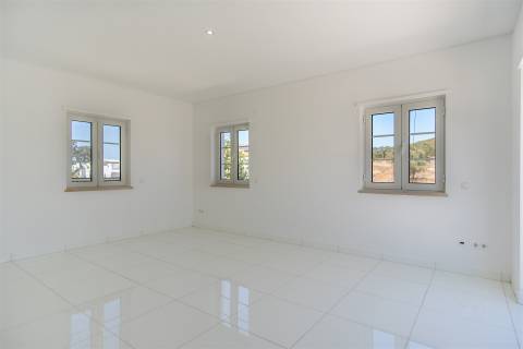 Monte alentejano com 28 hectares