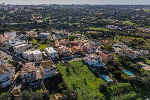 Terreno urbano para moradia