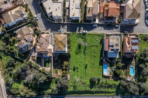 Terreno urbano para moradia