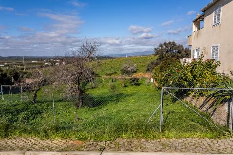 Terreno urbano para moradia