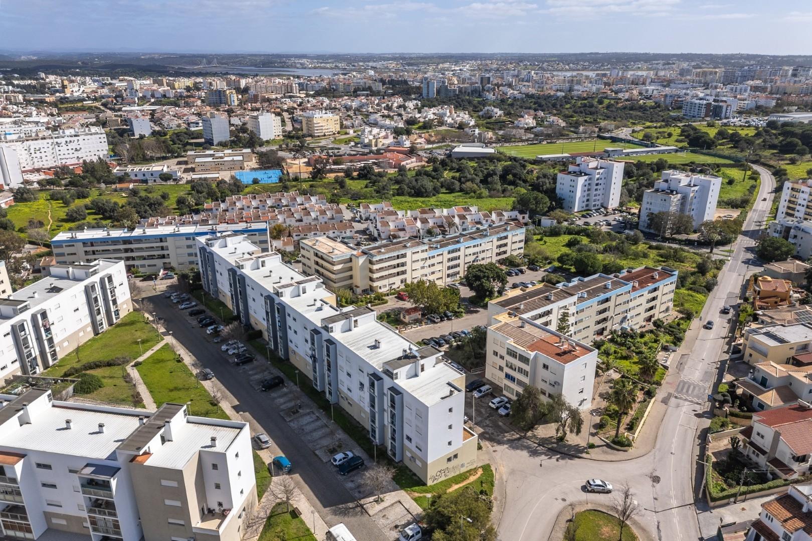 Apartamento T3 com garagem