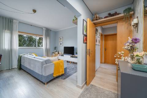 Apartamento T3 com garagem