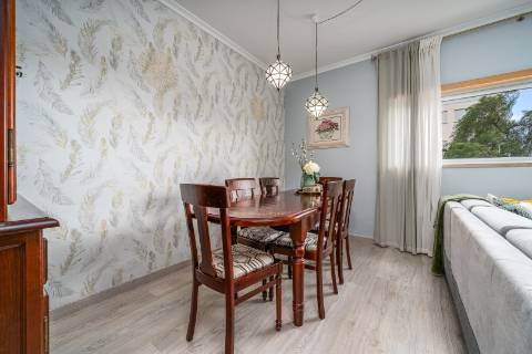 Apartamento T3 com garagem