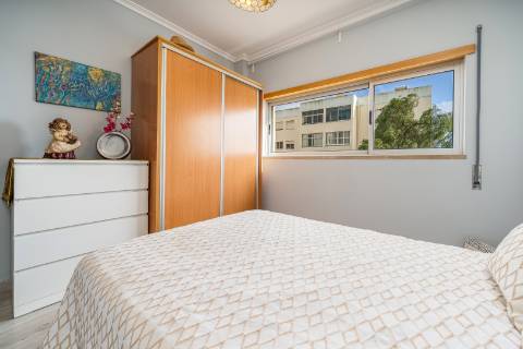 Apartamento T3 com garagem
