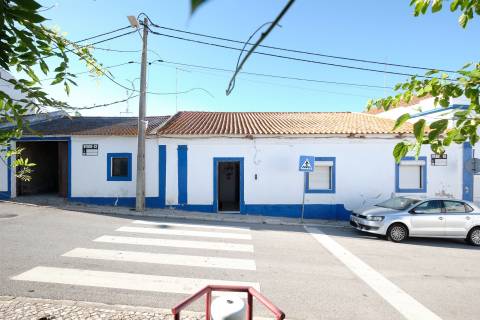 Moradia com garagem no Alentejo