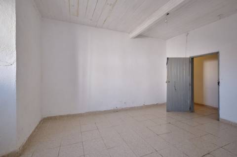 Moradia com garagem no Alentejo