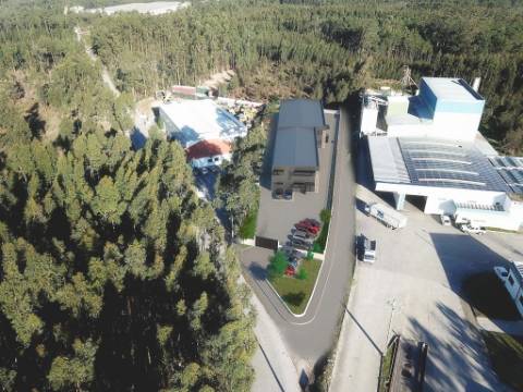 Pavilhão em Batalha com 370 m2