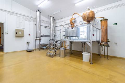 Fábrica de Gin e Cerveja Artesanal