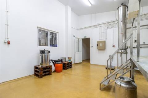 Fábrica de Gin e Cerveja Artesanal