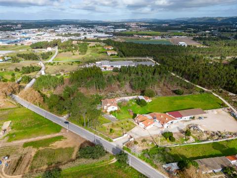 Terreno urbanizável na E.N. 360 - Estrada da Foz Aguas Santas  - Caldas da Rainha