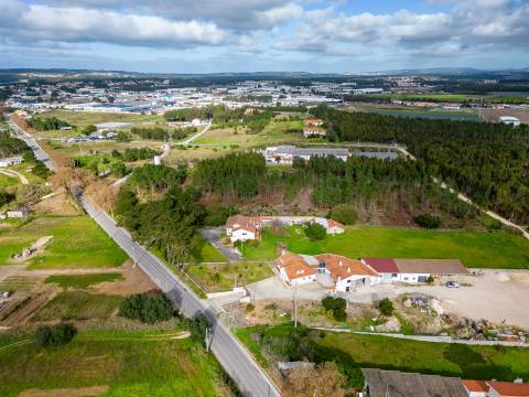 Terreno urbanizável na E.N. 360 - Estrada da Foz Aguas Santas  - Caldas da Rainha