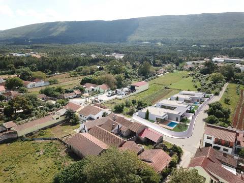 Moradia T3+1 em construção em Alcobaça