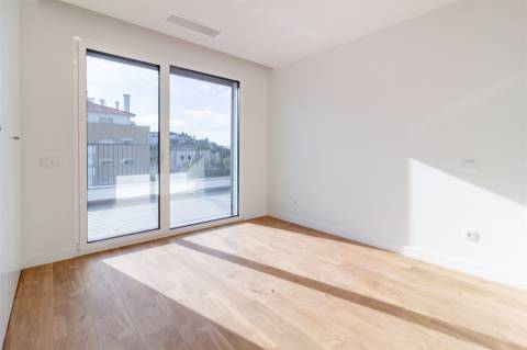 Apartamento T3 Duplex na Urbanização Quinta dos Capuchos, Leiria