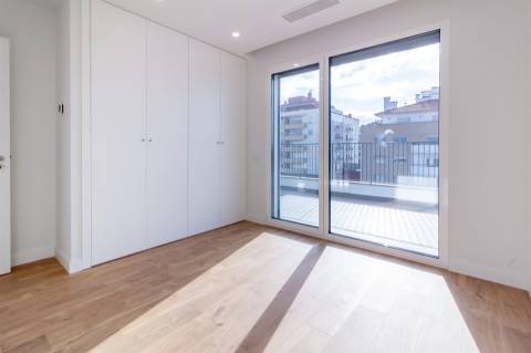 Apartamento T3 Duplex na Urbanização Quinta dos Capuchos, Leiria