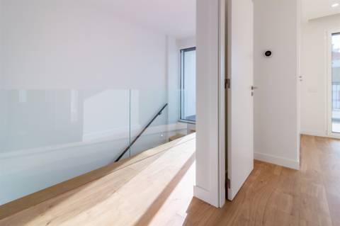 Apartamento T3 Duplex na Urbanização Quinta dos Capuchos, Leiria